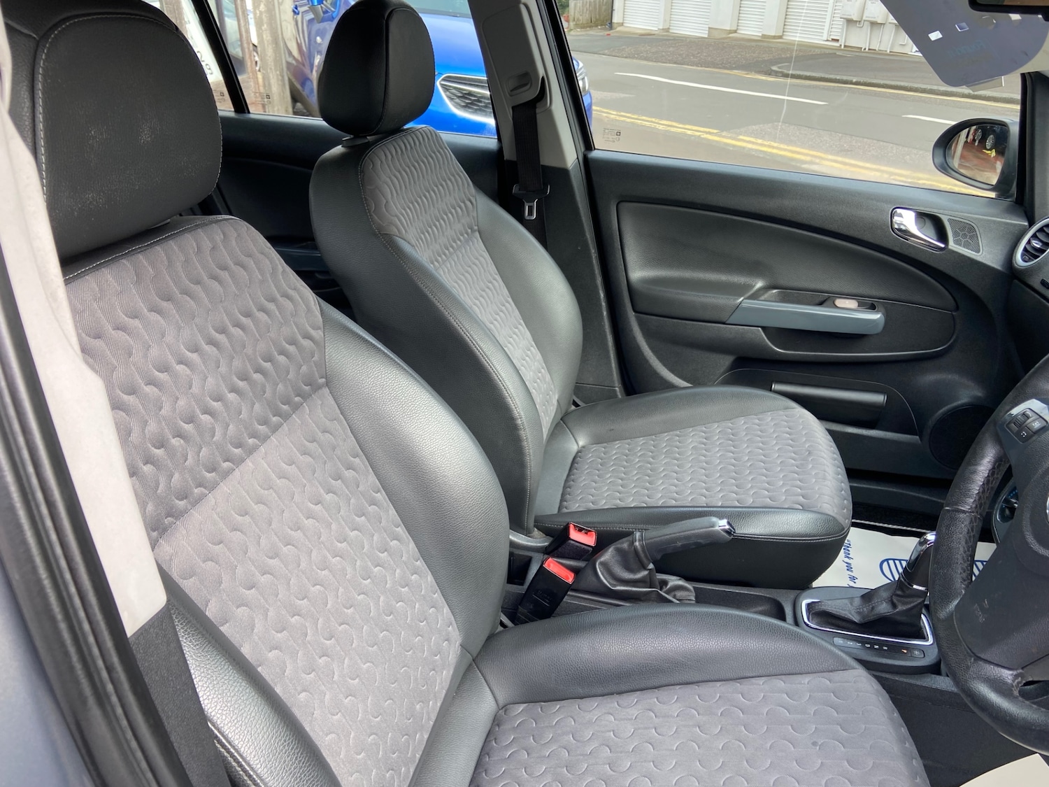 Used Vauxhall Corsa 2011 for sale - 77963213: Photo 3