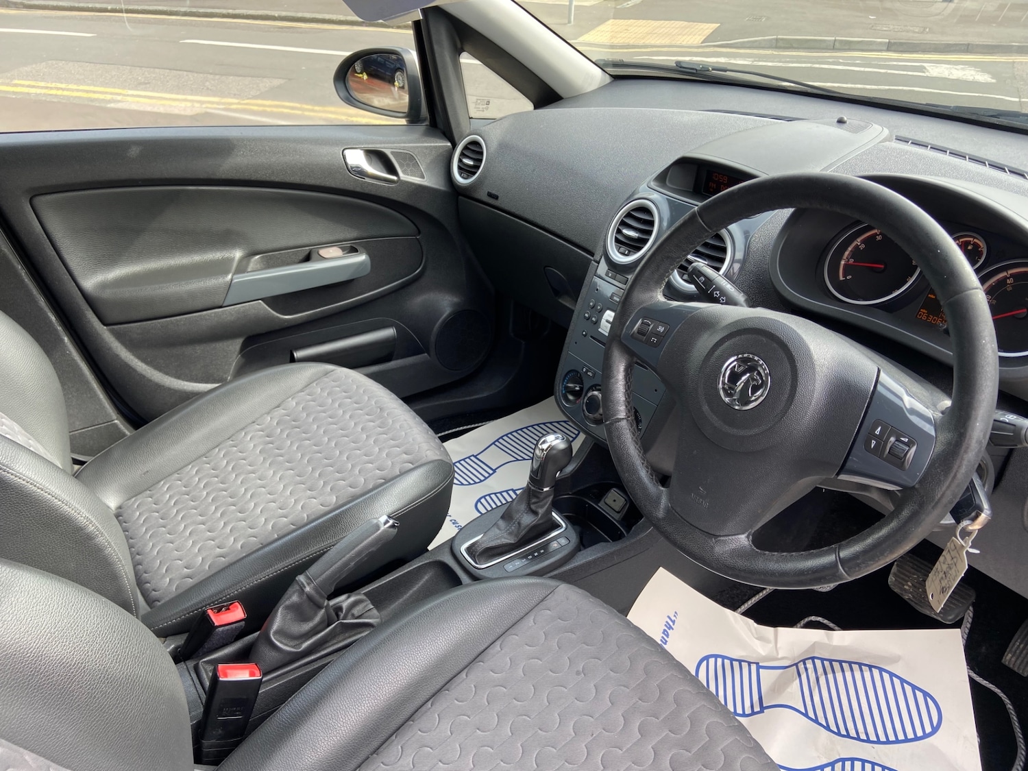 Used Vauxhall Corsa 2011 for sale - 77963213: Photo 4