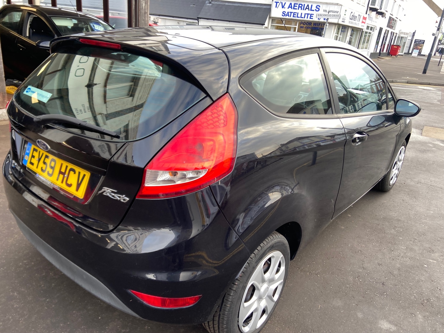 Used Ford Fiesta 2009 for sale - 76918216: Photo 2
