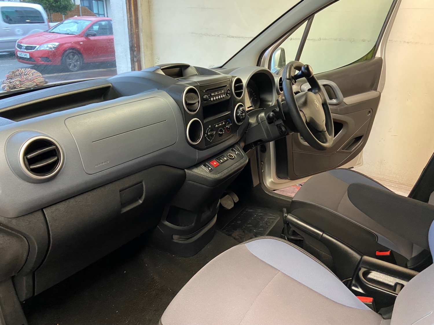 Used Peugeot Partner Tepee 2014 for sale - 77337863: Photo 23