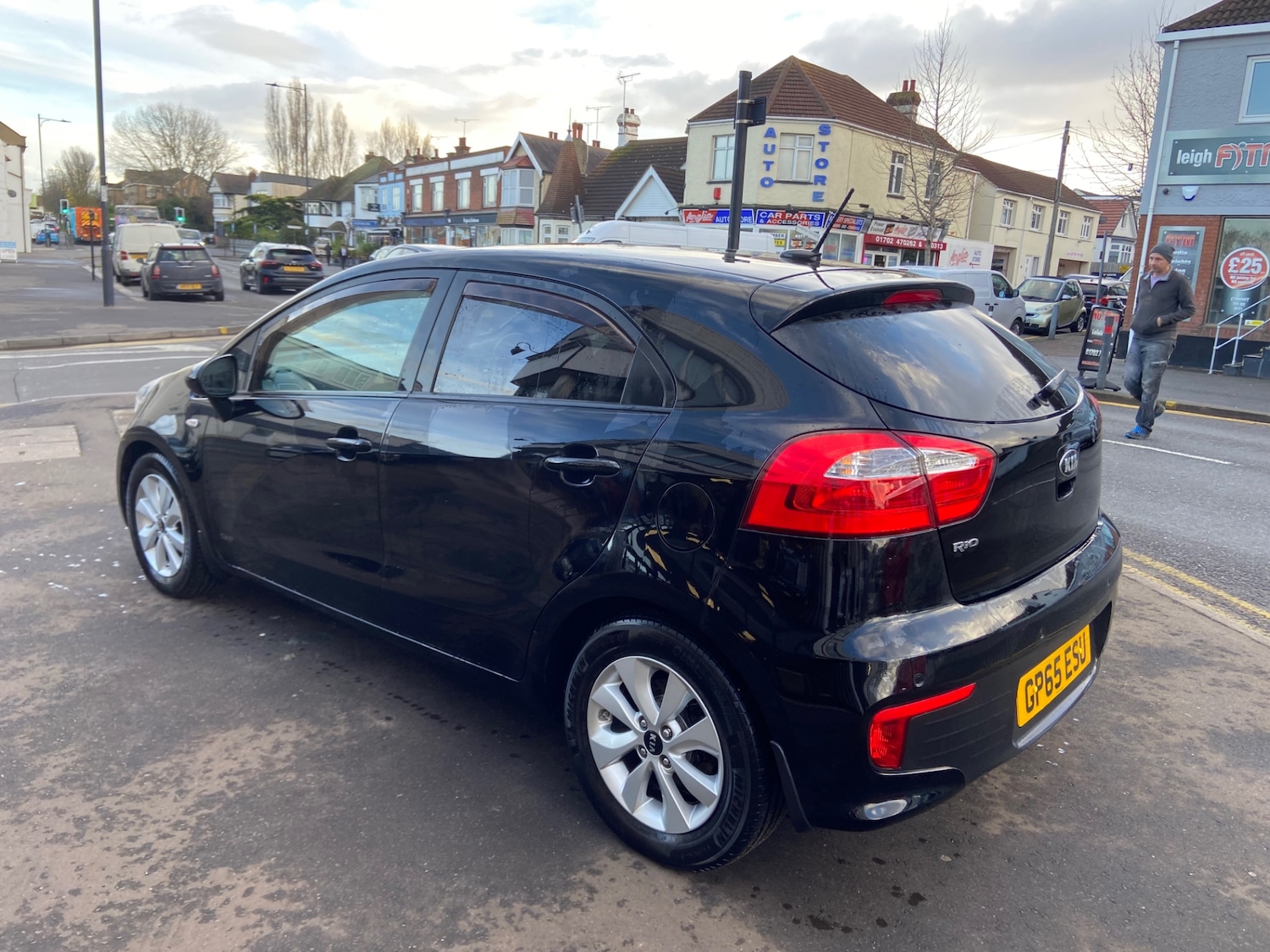 Used Kia Rio 2015 for sale - 76778329: Photo 2