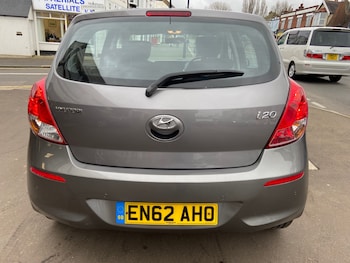 Used Hyundai i20 2012 for sale - 77681542: Photo