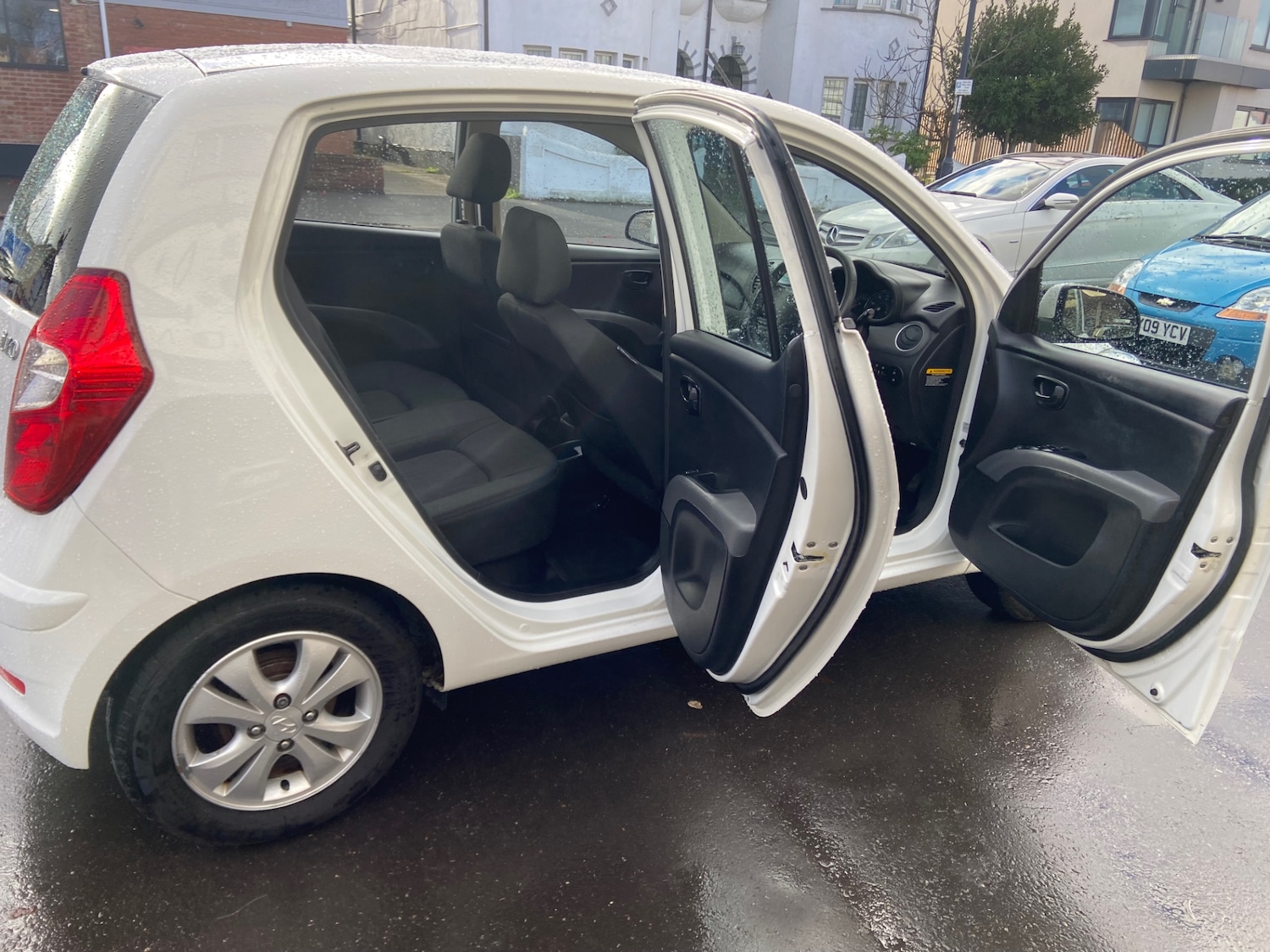 Used Hyundai i10 2013 for sale - 76651128: Photo 11