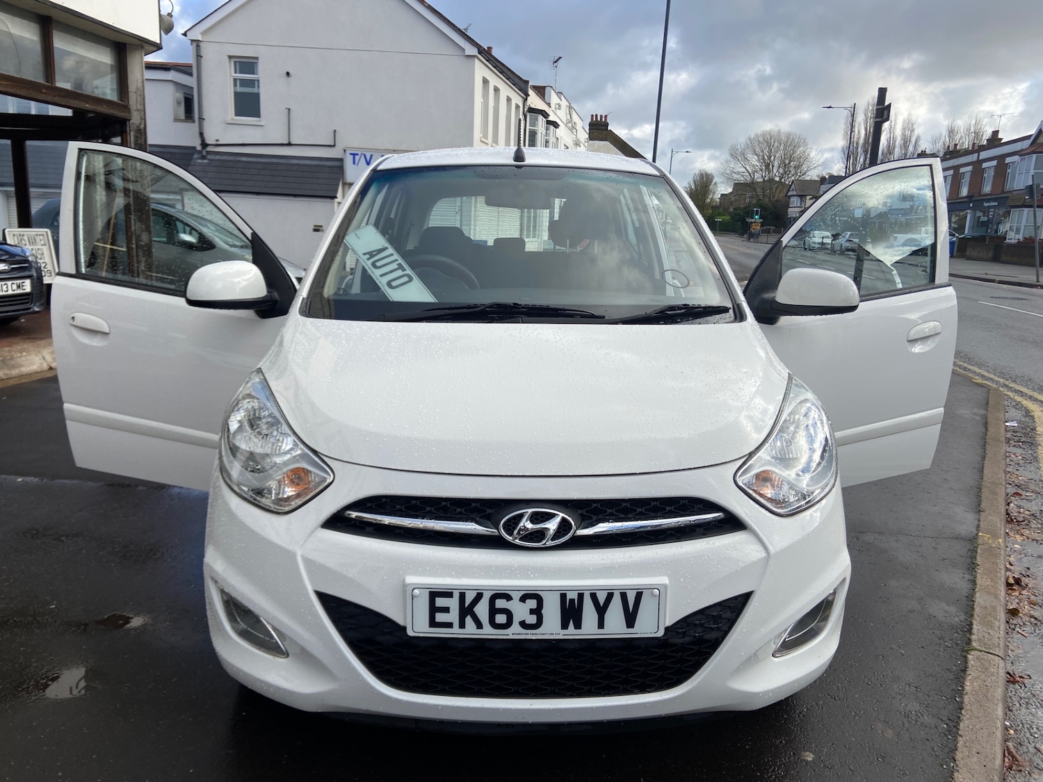 Used Hyundai i10 2013 for sale - 76651128: Photo 3