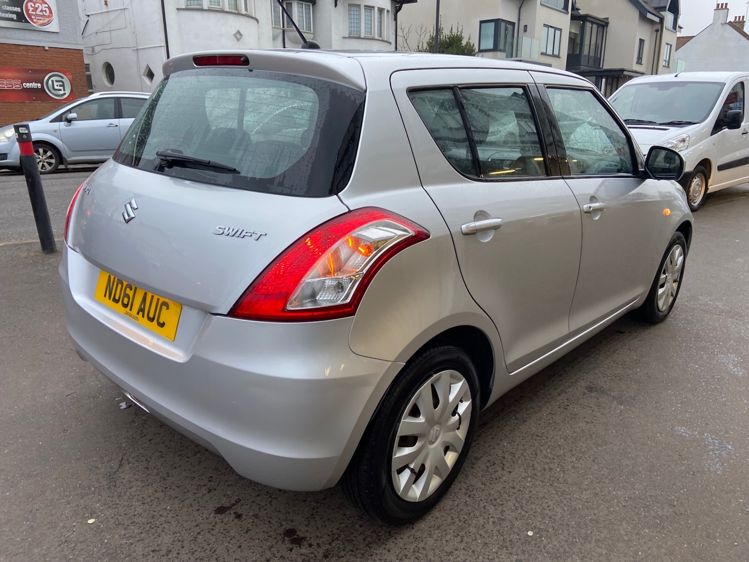 Used Suzuki Swift 2012 for sale - 77522168: Photo 2