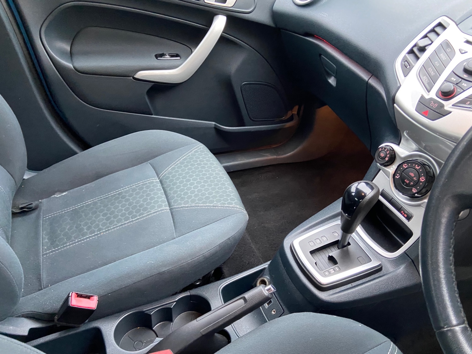 Used Ford Fiesta 2011 for sale - 77034459: Photo 6