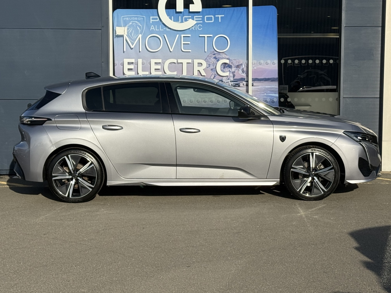 Used Peugeot 308 2023 for sale - 75910422: Photo 2