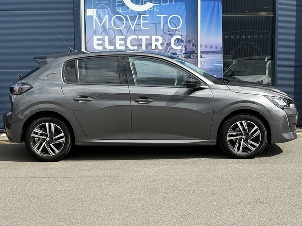 Used Peugeot 208 2023 for sale - 75692054: Photo 2