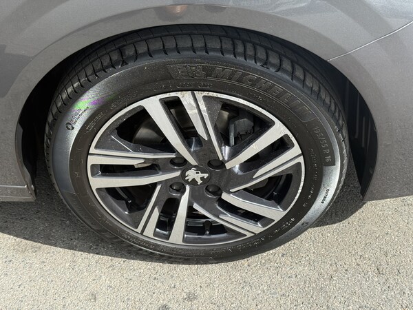 Used Peugeot 208 2023 for sale - 75692054: Photo 3