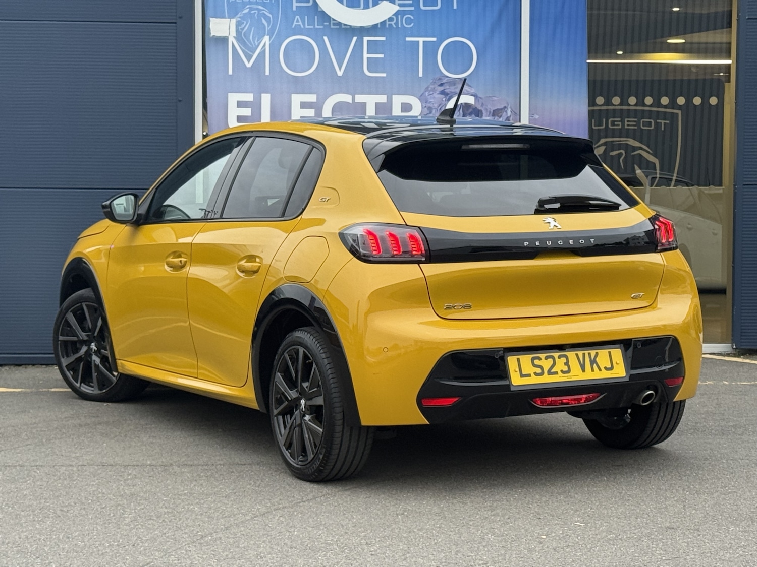 Used Peugeot 208 2023 for sale - 76261599: Photo 3