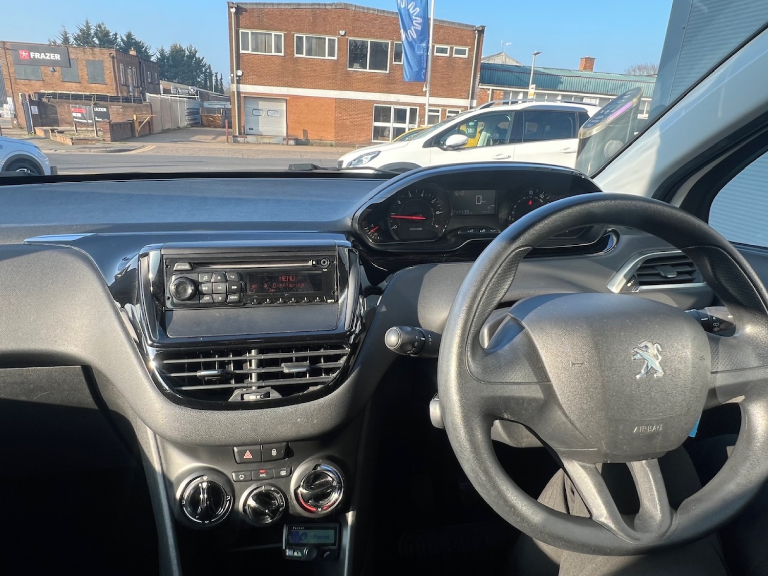 Used Peugeot 208 2013 for sale - 77755647: Photo 16