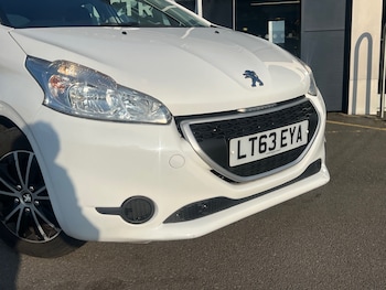 Used Peugeot 208 2013 for sale - 77755647: Photo