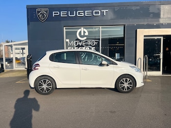 Used Peugeot 208 2013 for sale - 77755647: Photo