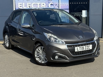 Peugeot - 208