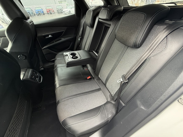 Used Peugeot 3008 2021 for sale - 75763428: Photo 2