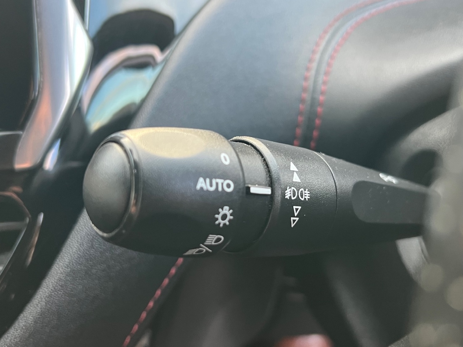 Used Peugeot 208 2015 for sale - 76691439: Photo 19