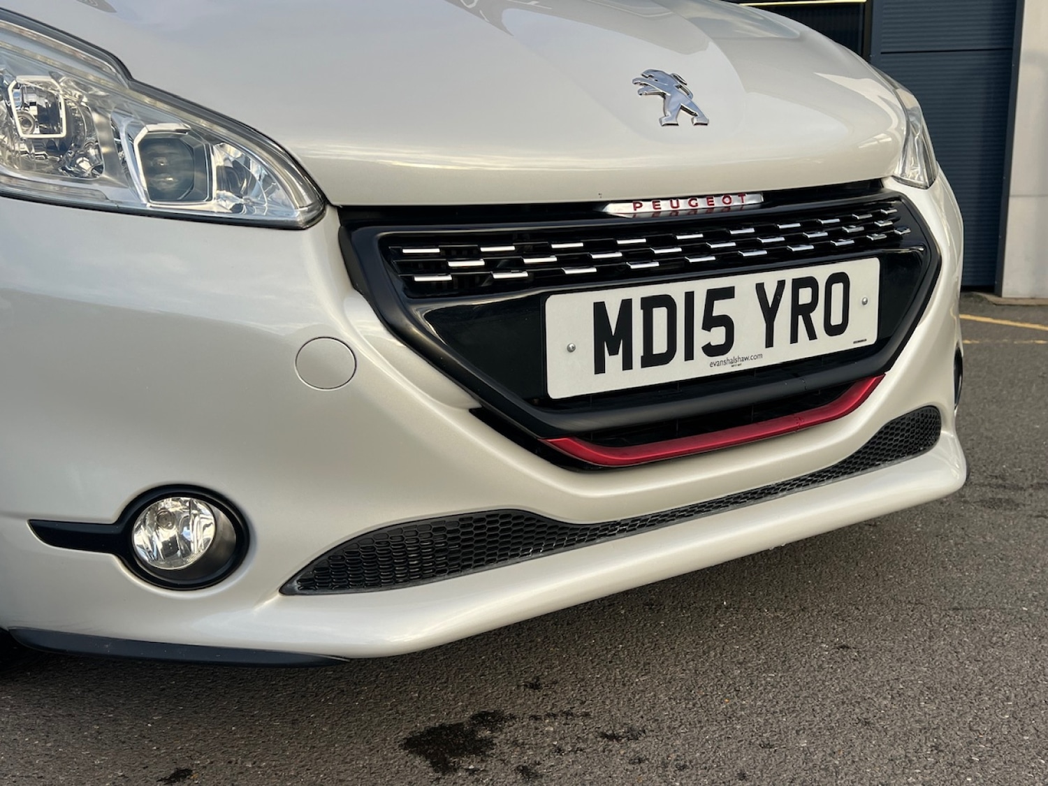 Used Peugeot 208 2015 for sale - 76691439: Photo 2