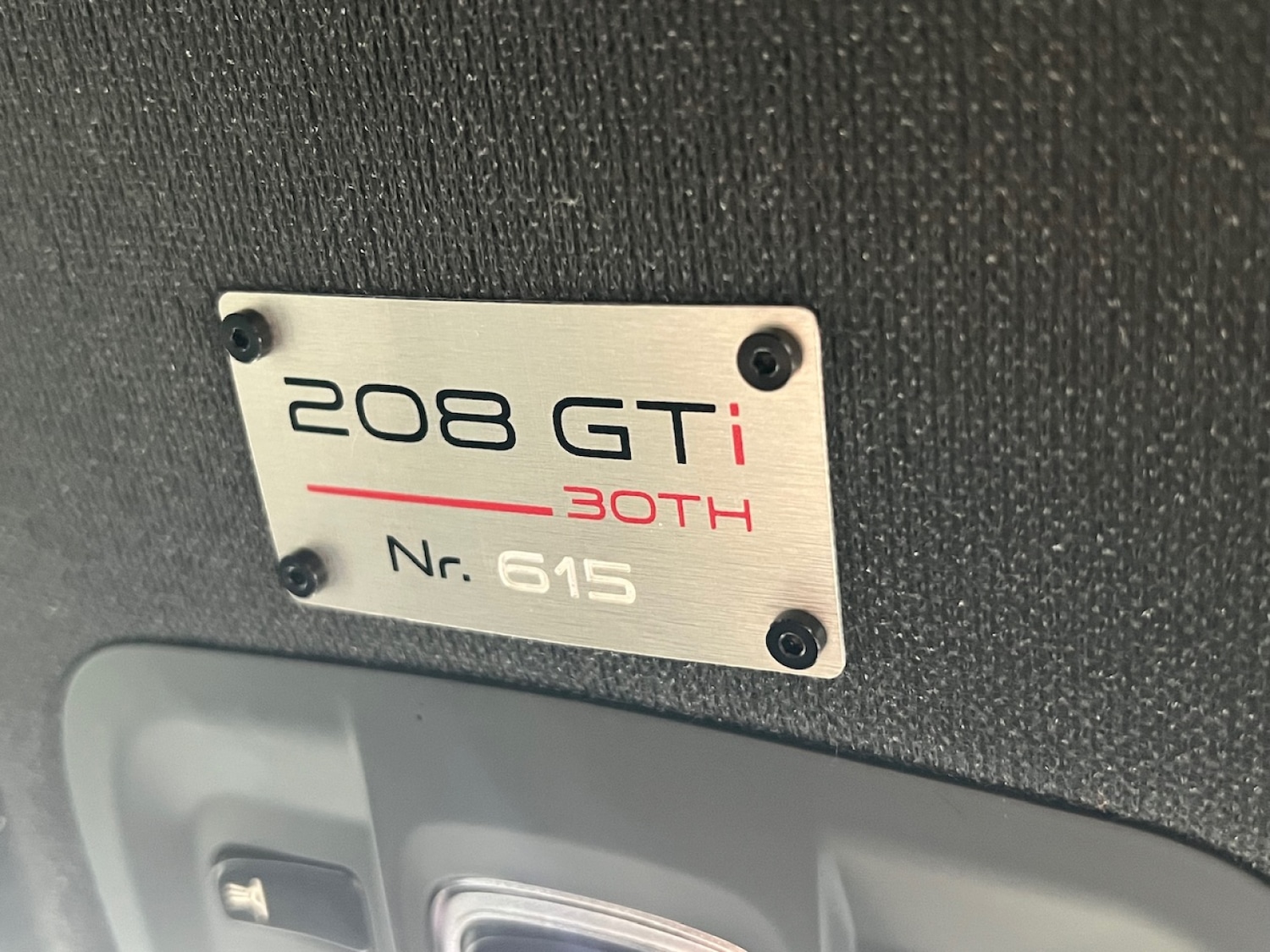 Used Peugeot 208 2015 for sale - 76691439: Photo 24