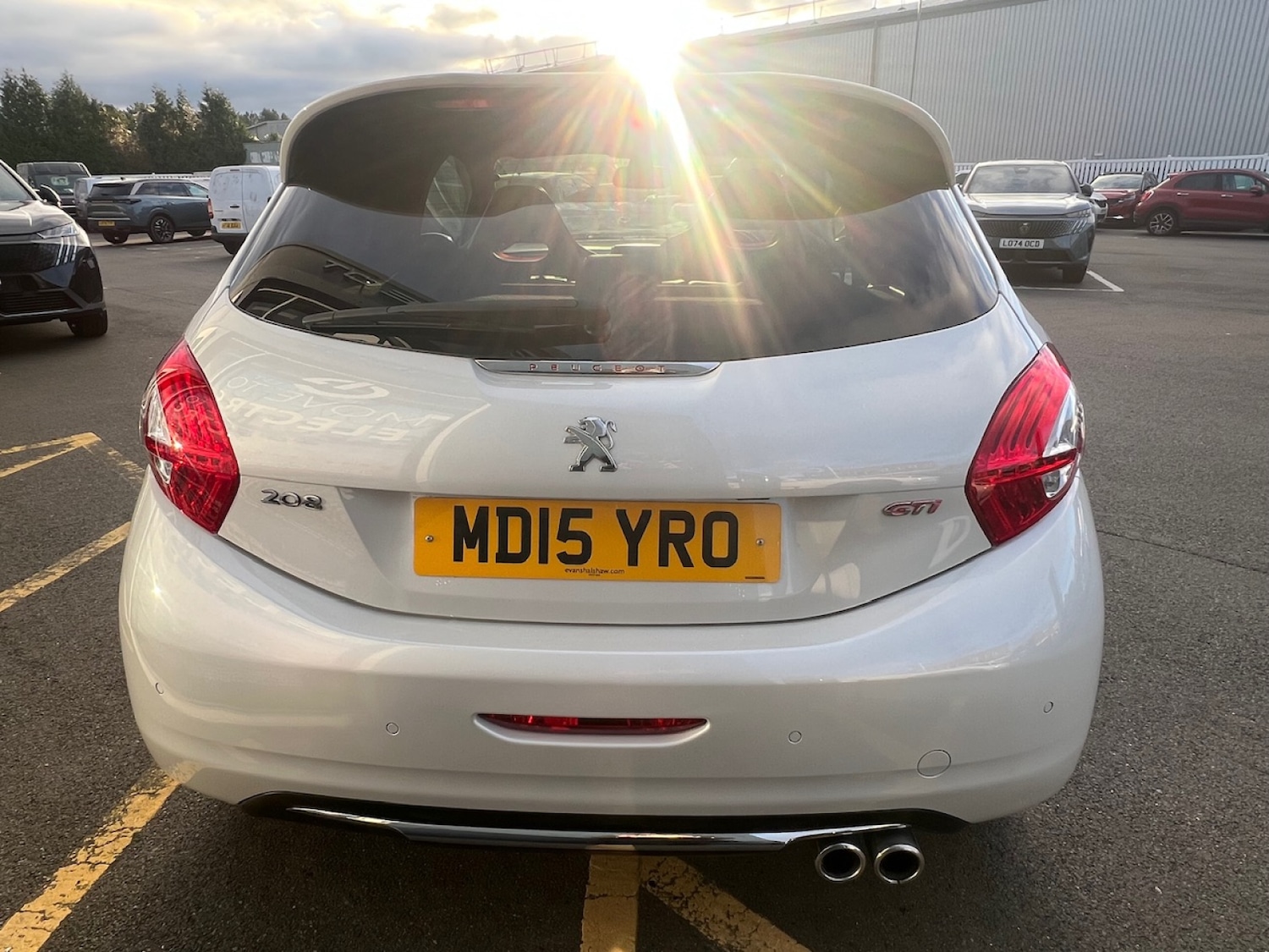 Used Peugeot 208 2015 for sale - 76691439: Photo 8