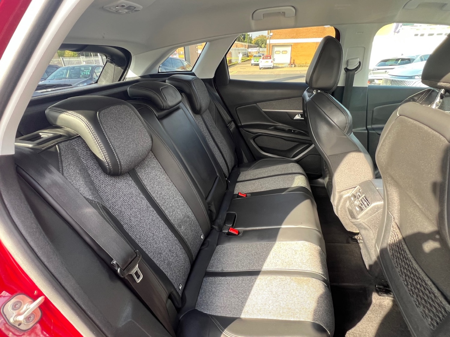 Used Peugeot 3008 2018 for sale - 76037856: Photo 5