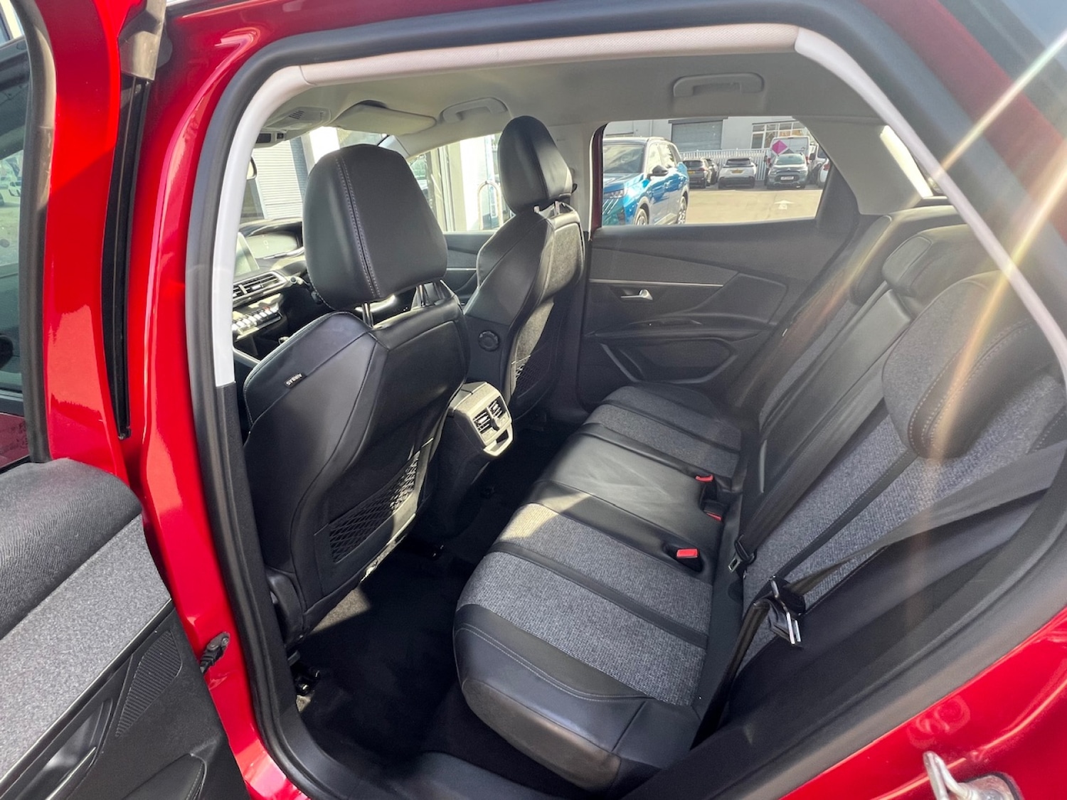 Used Peugeot 3008 2018 for sale - 76037856: Photo 8