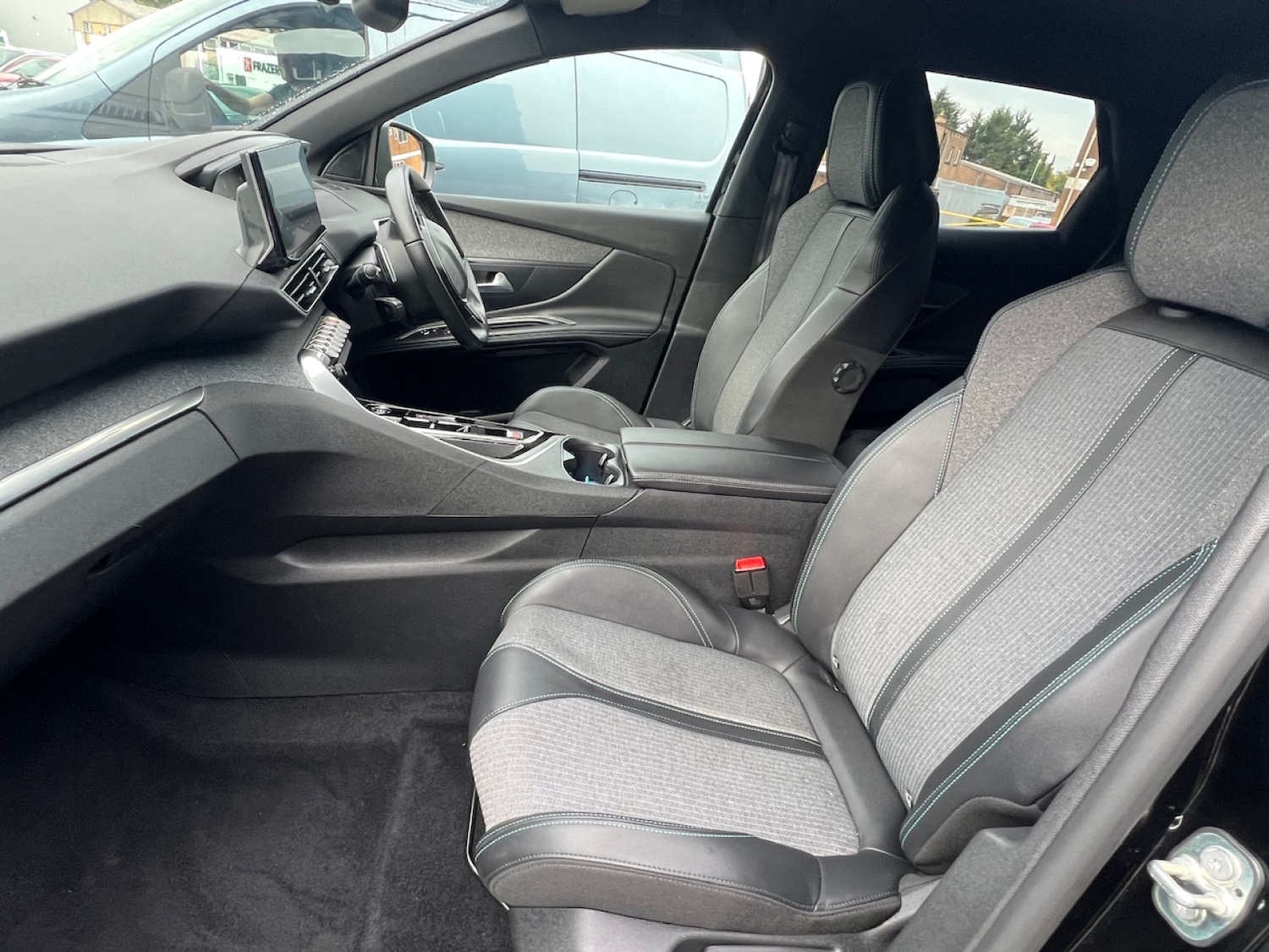 Used Peugeot 3008 2023 for sale - 76140045: Photo 12