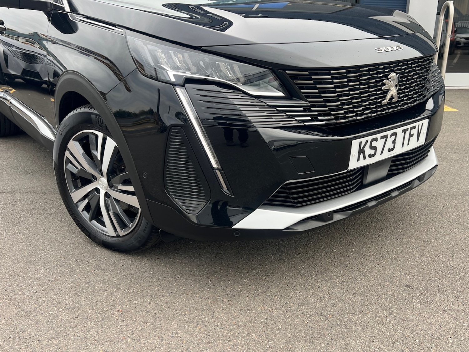 Used Peugeot 3008 2023 for sale - 76140045: Photo 2