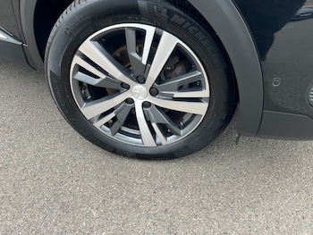 Used Peugeot 3008 2023 for sale - 76140045: Photo 3