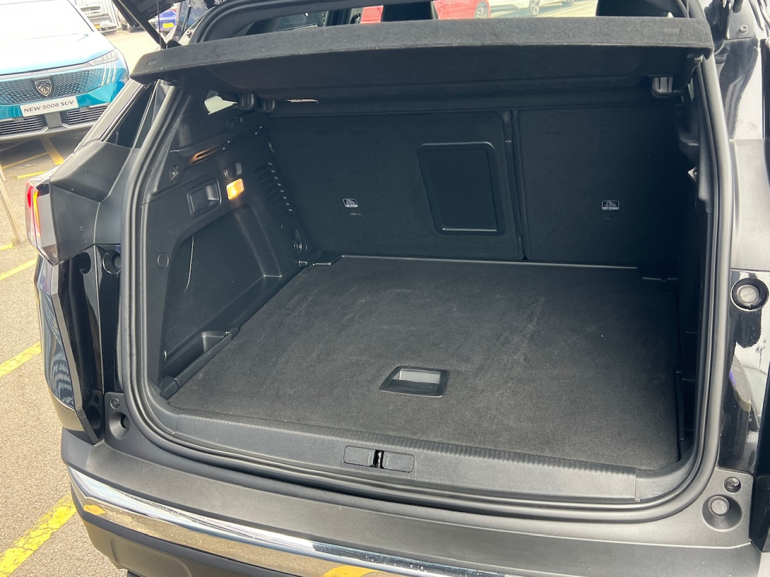 Used Peugeot 3008 2023 for sale - 76140045: Photo 8