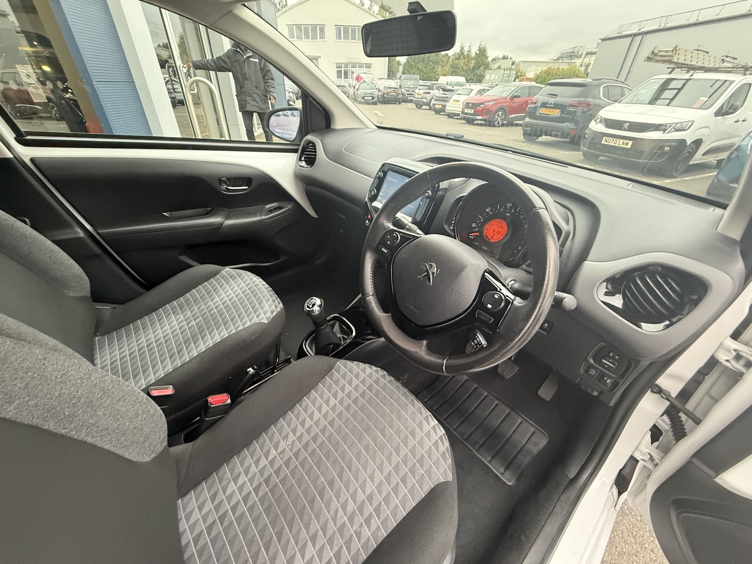 Used Peugeot 108 2021 for sale - 76261550: Photo 2