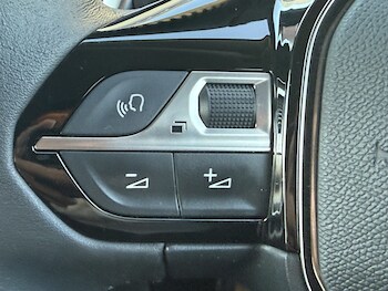 Used Peugeot 208 2023 for sale - 77903318: Photo