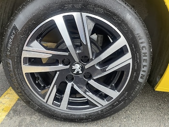 Used Peugeot 208 2023 for sale - 76556928: Photo