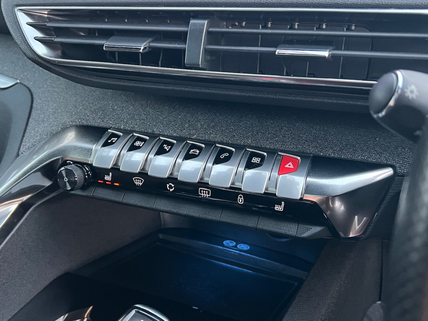 Used Peugeot 3008 2020 for sale - 77235443: Photo 25