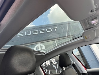 Used Peugeot 208 2018 for sale - 78123179: Photo