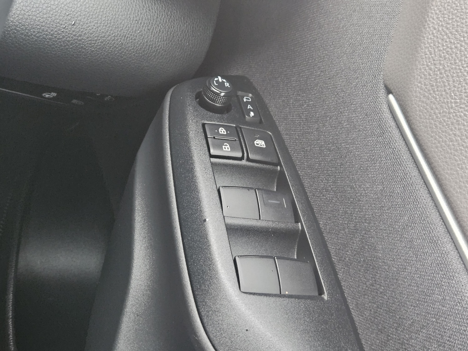 Used Toyota Yaris Cross 2023 for sale - 76514913: Photo 18