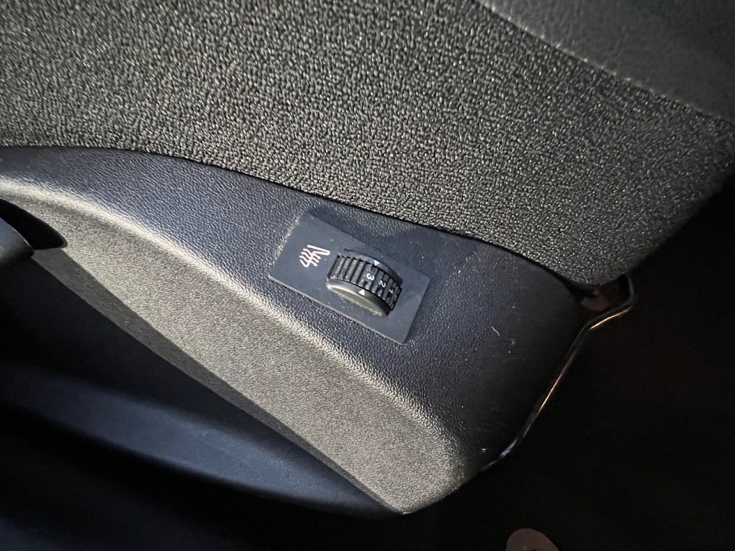 Used Peugeot 208 2017 for sale - 77075680: Photo 3