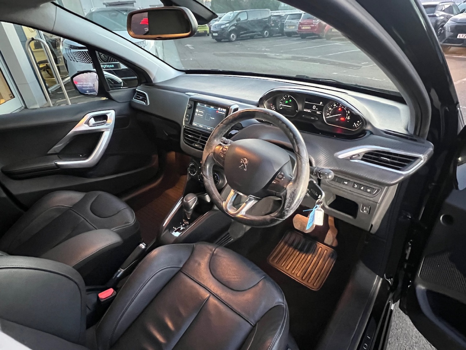 Used Peugeot 208 2017 for sale - 77075680: Photo 4