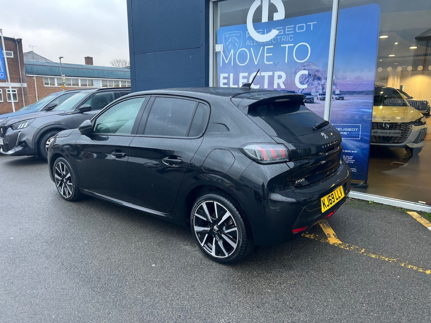 Used Peugeot 208 2020 for sale - 77706348: Photo 2