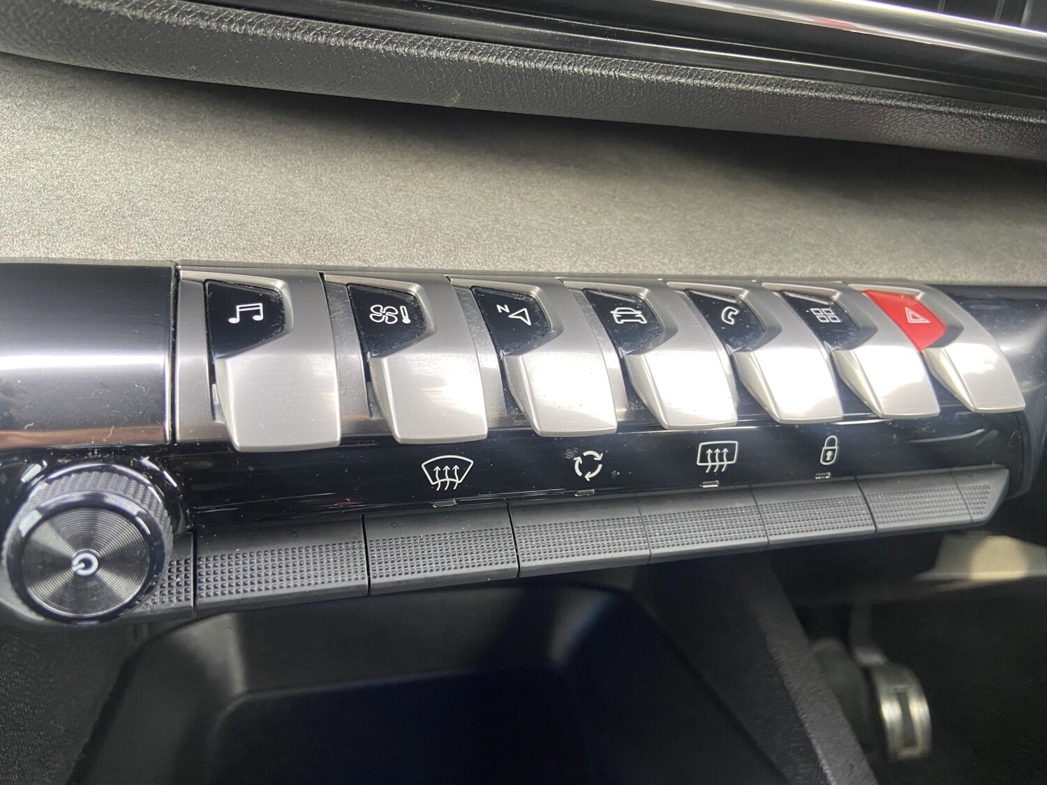 Used Peugeot 3008 2023 for sale - 77971739: Photo 24