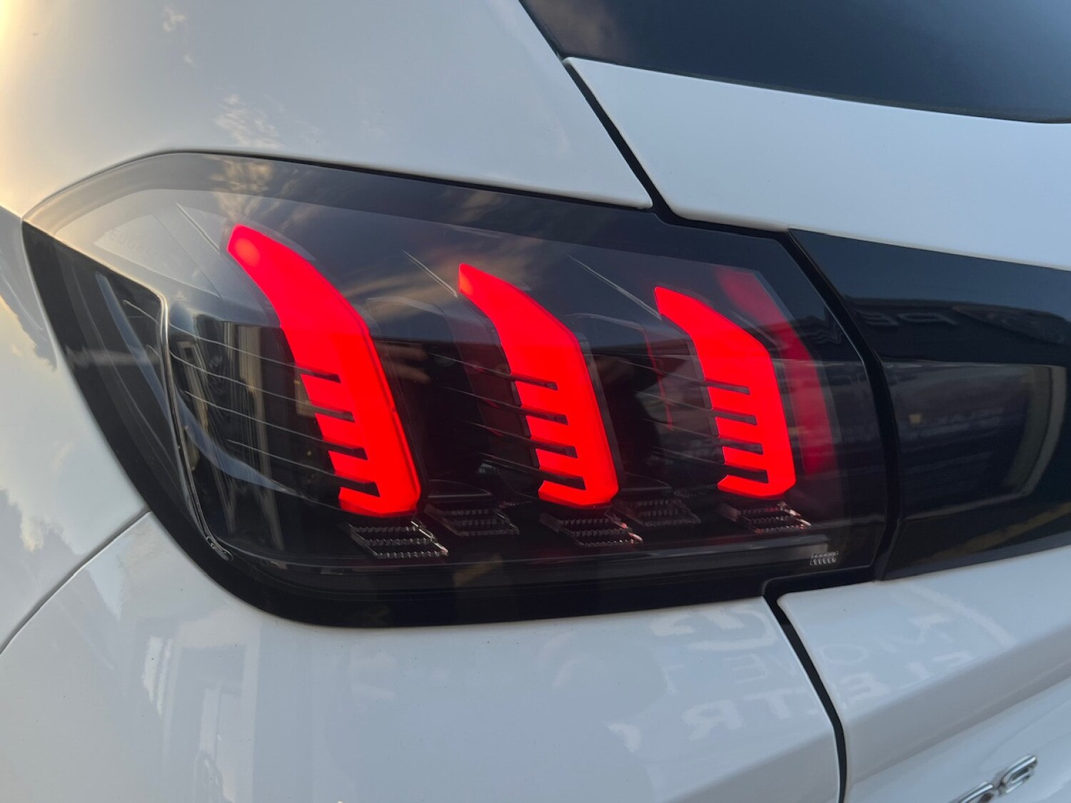 Used Peugeot 208 2022 for sale - 76684255: Photo 11