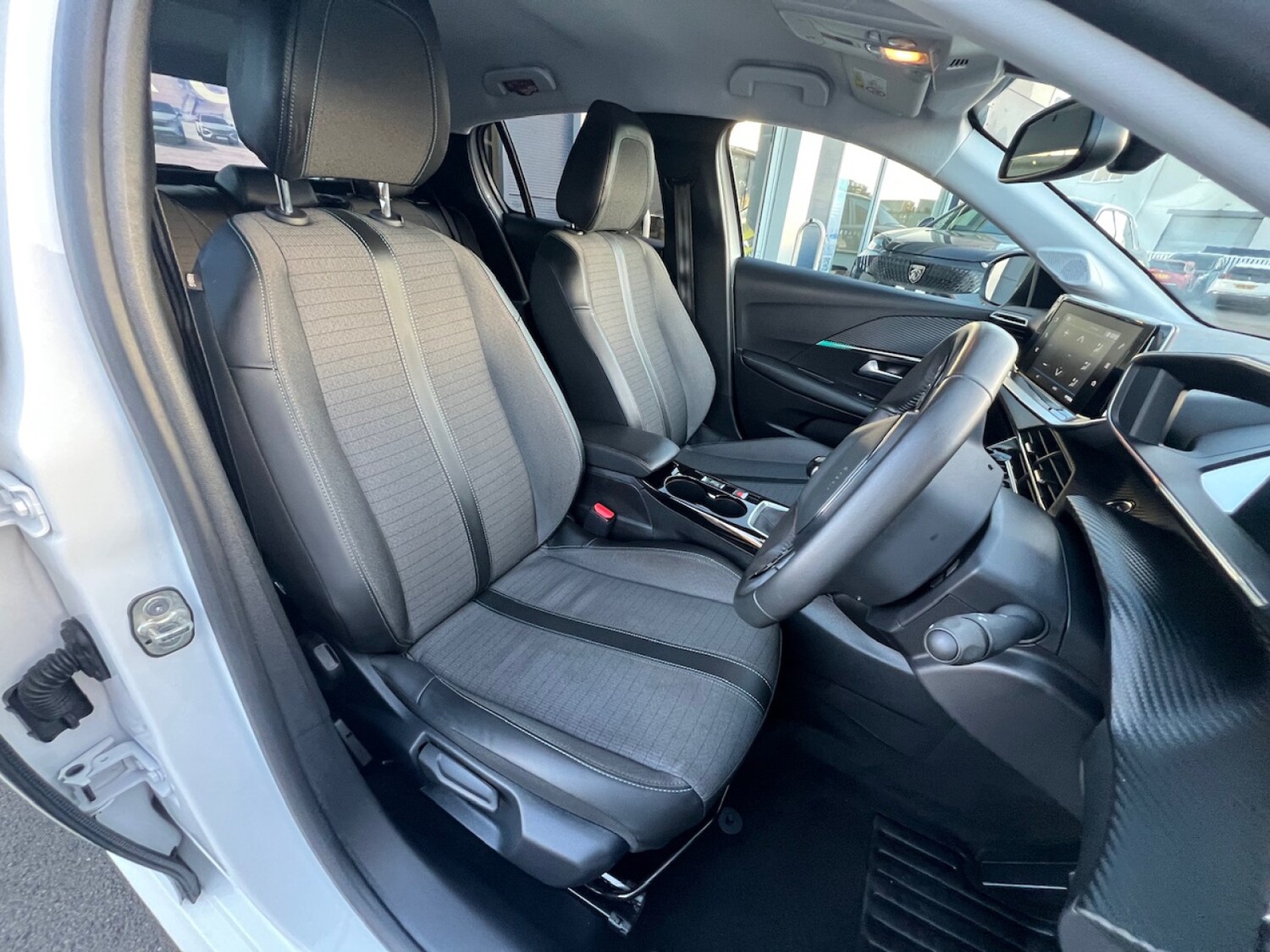 Used Peugeot 208 2022 for sale - 76684255: Photo 18