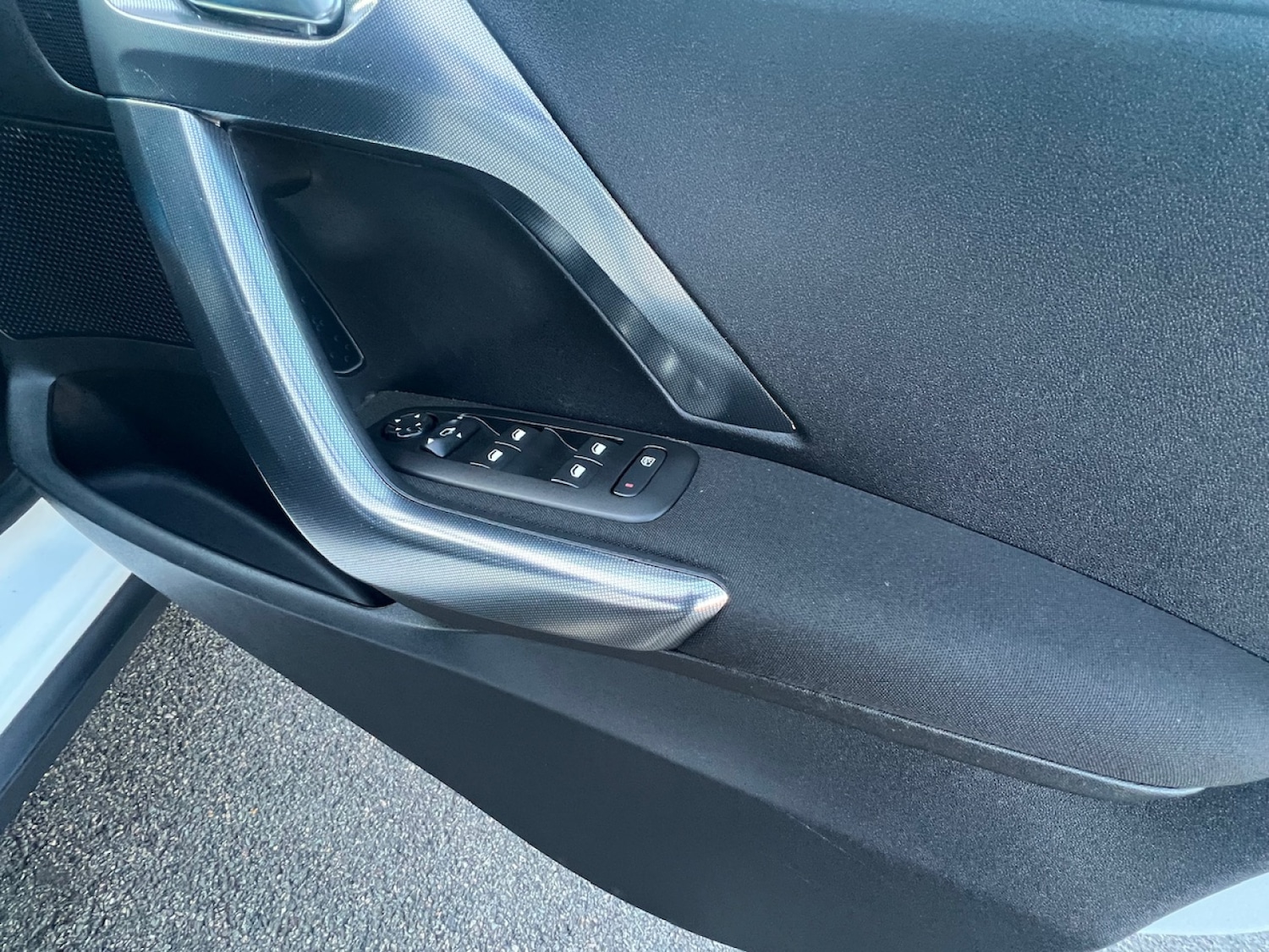 Used Peugeot 2008 2018 for sale - 77178190: Photo 11