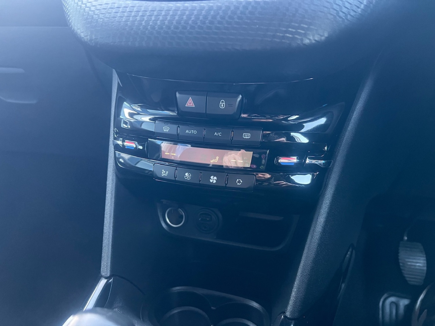 Used Peugeot 2008 2018 for sale - 77178190: Photo 20