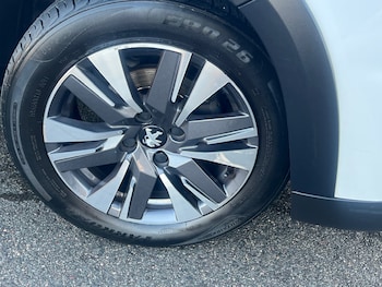 Used Peugeot 2008 2018 for sale - 77178190: Photo