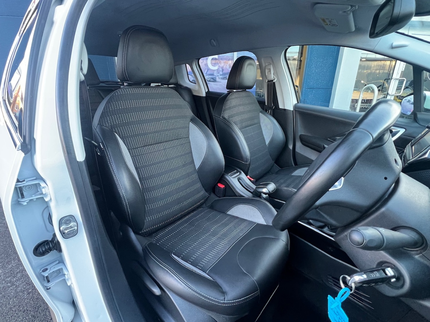 Used Peugeot 2008 2018 for sale - 77178190: Photo 6