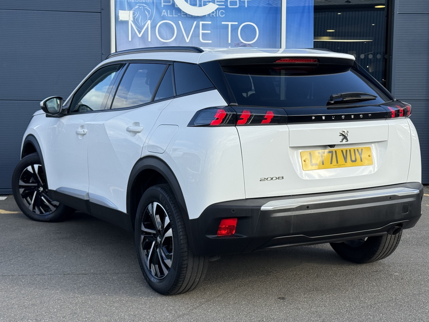 Used Peugeot 2008 2021 for sale - 76244542: Photo 2