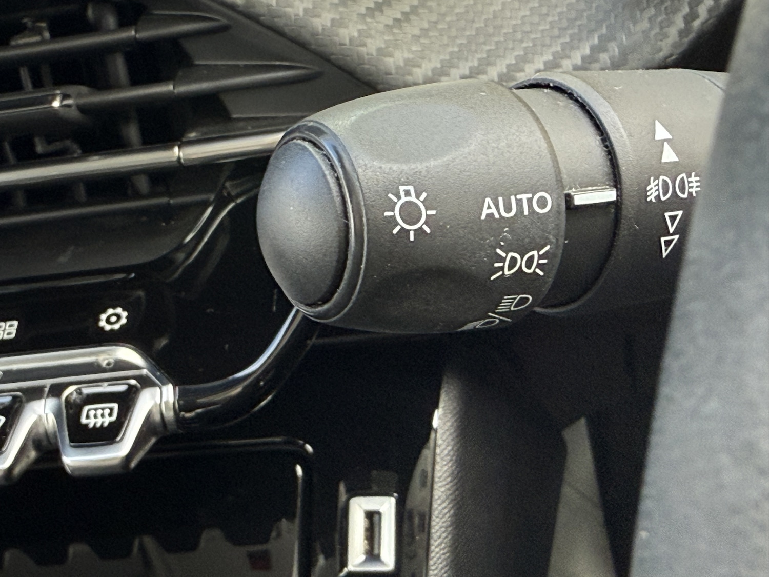 Used Peugeot 2008 2021 for sale - 76244542: Photo 21