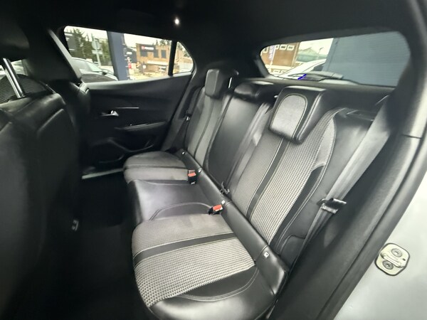 Used Peugeot 2008 2022 for sale - 76196081: Photo 11