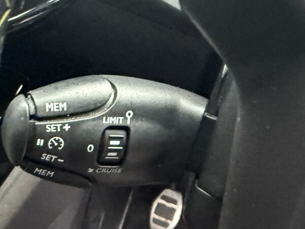 Used Peugeot 2008 2022 for sale - 76196081: Photo 24