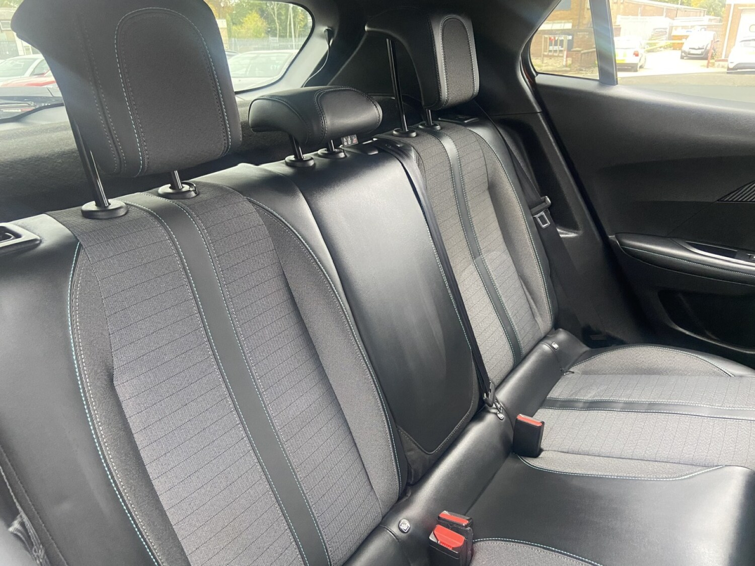 Used Peugeot 2008 2023 for sale - 76196000: Photo 17